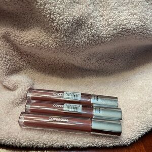 CoverGirl 710 Berrylicious Colorlicious Lip Gloss lot of 3